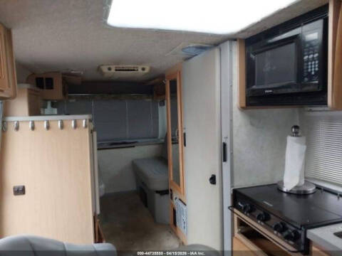 2004 Winnebago Rialta 22HD