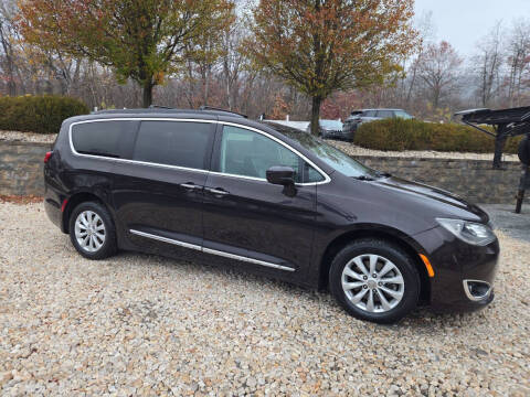 2017 Chrysler Pacifica Touring Plus