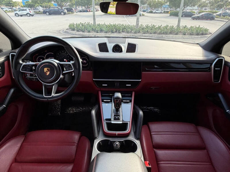 2022 Porsche Cayenne Platinum Edition