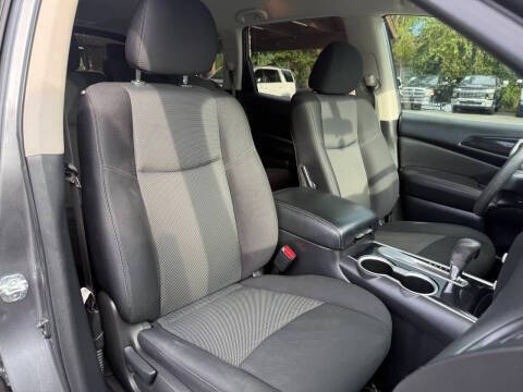 2020 Nissan Pathfinder S