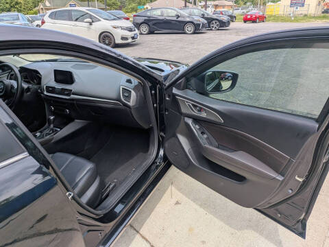 2018 Mazda MAZDA3 Touring