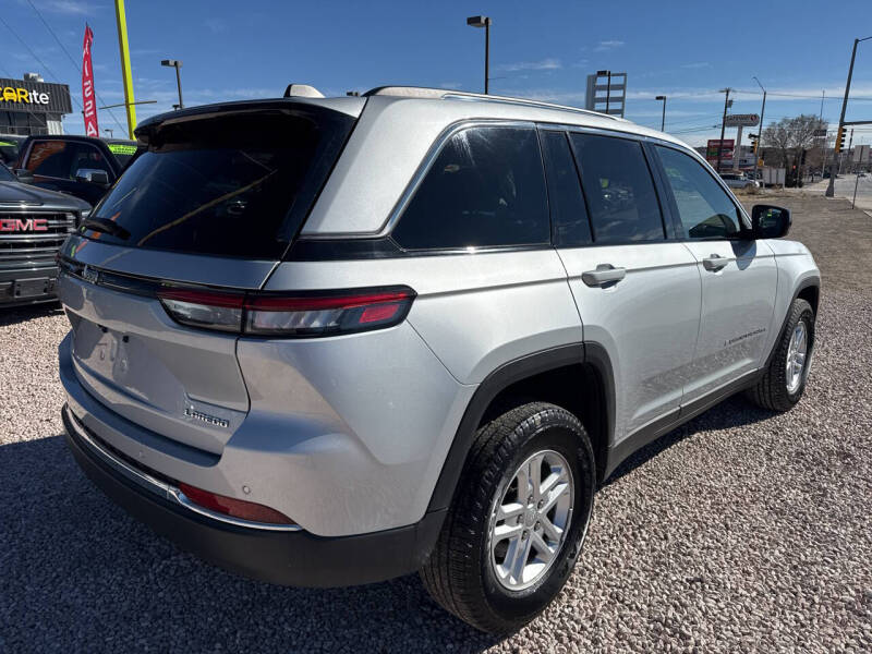 2024 Jeep Grand Cherokee Laredo