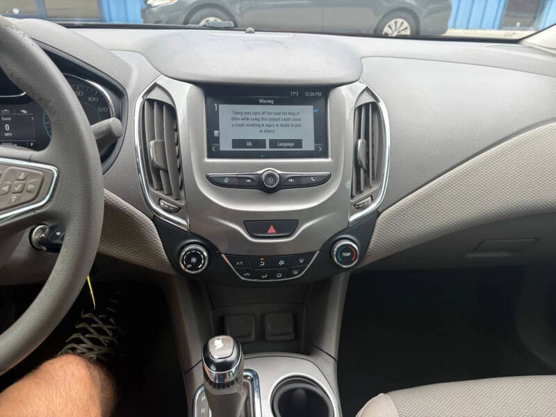 2017 Chevrolet Cruze LT Auto