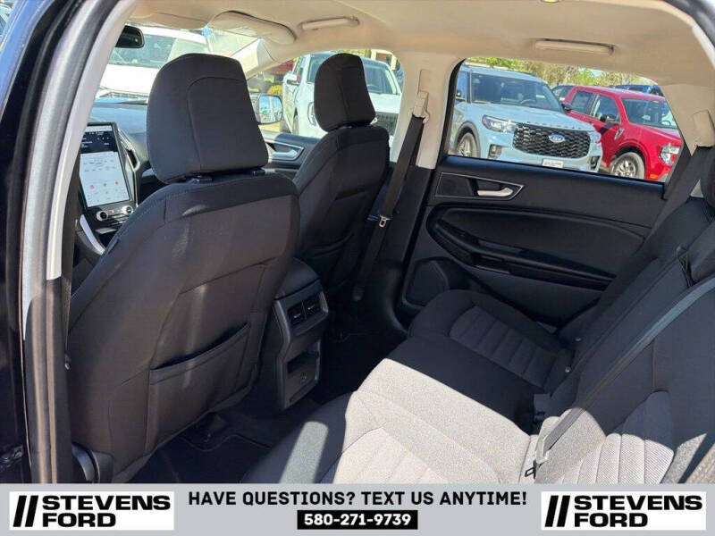 2022 Ford Edge SE