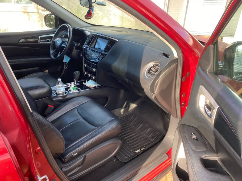 2016 Nissan Pathfinder SV