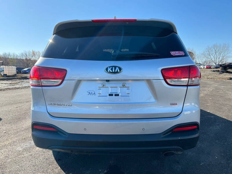 2016 Kia Sorento L