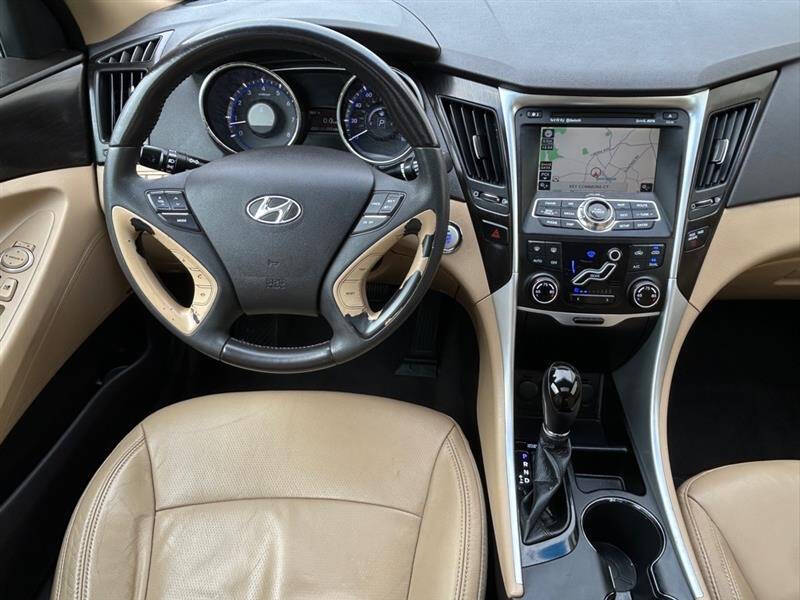 2011 Hyundai Sonata Limited photo 18