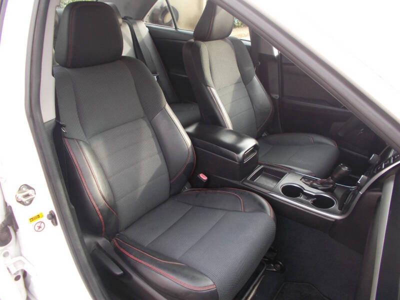 2017 Toyota Camry SE