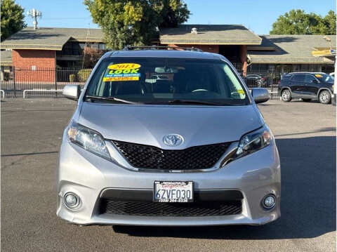 2013 Toyota Sienna for sale at Armando Auto Sales in Fresno CA