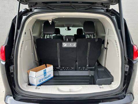 2020 Chrysler Voyager LXi