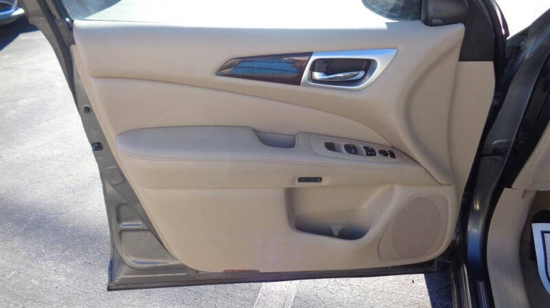 2015 Nissan Pathfinder SL