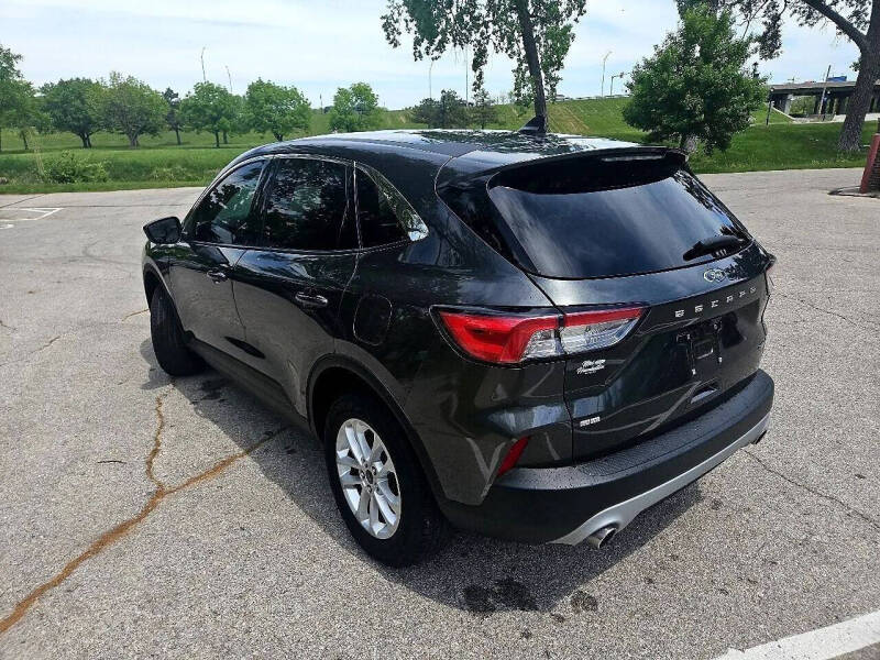 2020 Ford Escape SE
