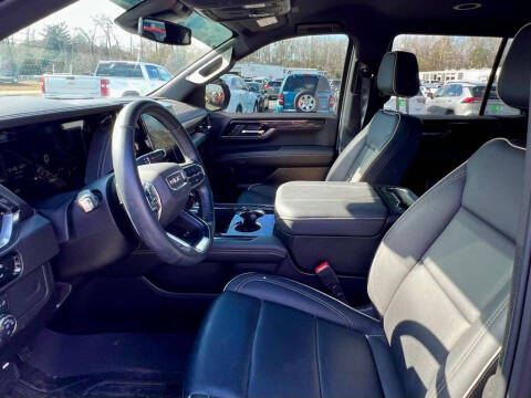 2025 GMC Yukon Elevation