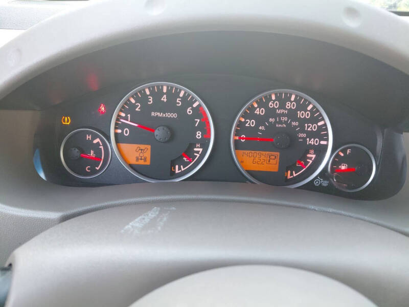 2012 Nissan Pathfinder LE