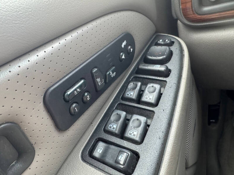 2003 Cadillac Escalade