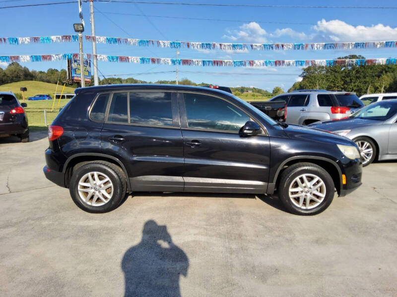 2011 Volkswagen Tiguan SE photo 3