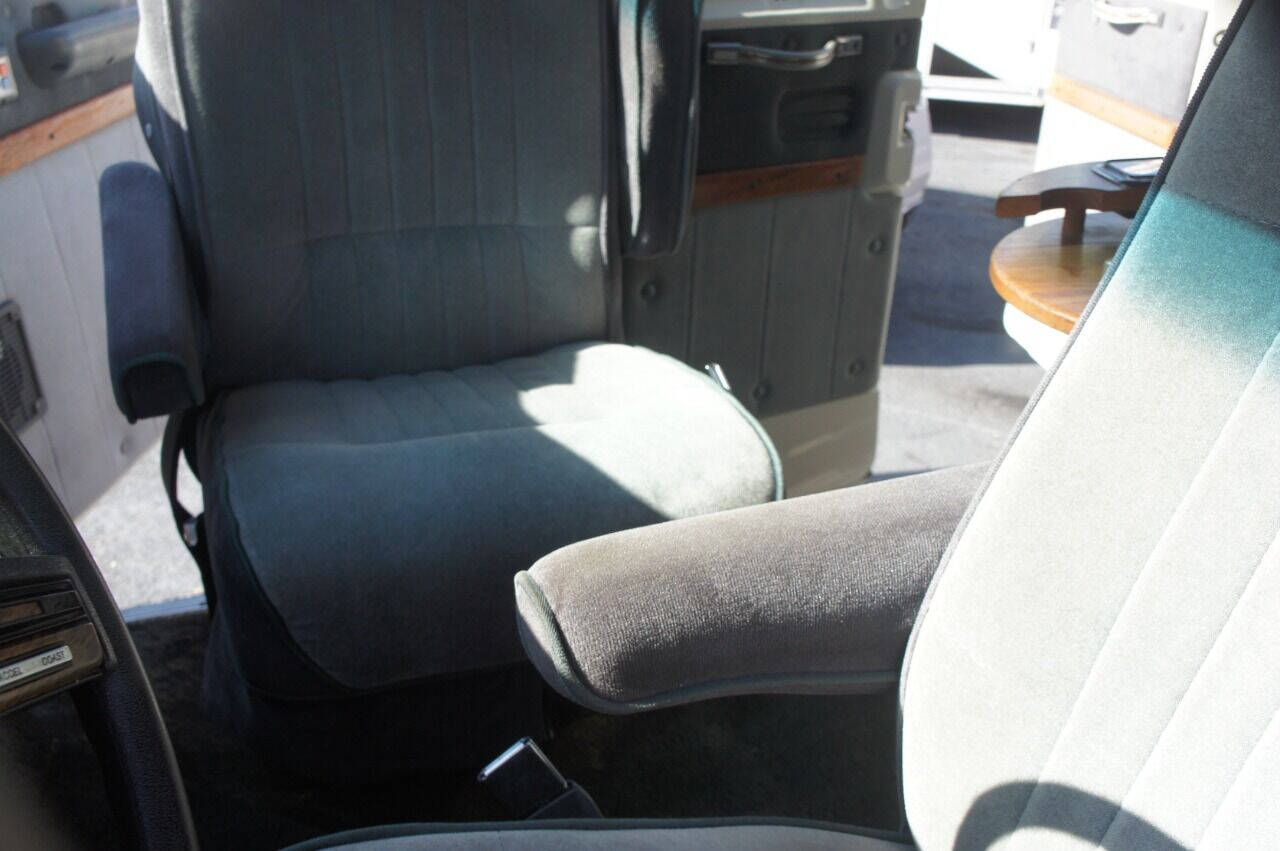 1990 Ford E-Series 27