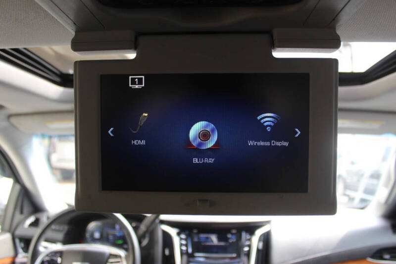 2017 Cadillac Escalade Luxury