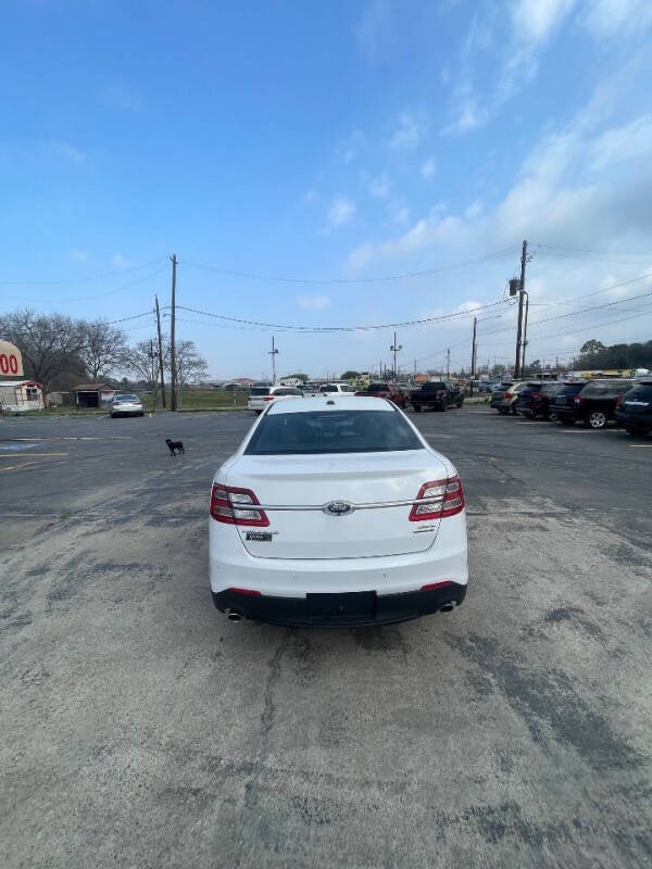2016 Ford Taurus SEL