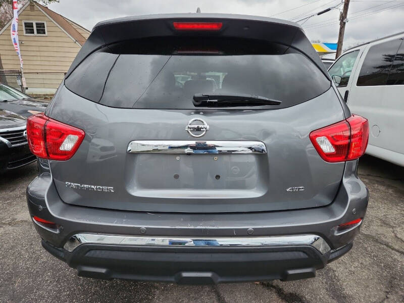 2020 Nissan Pathfinder S