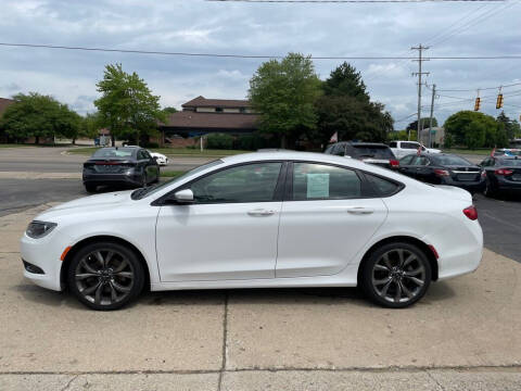 2015 Chrysler 200 for sale at Tom's Discount Auto Sales in Flint MI