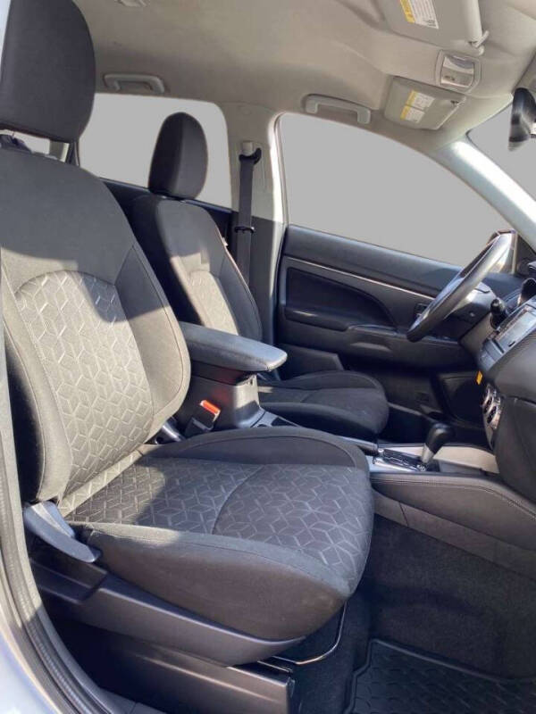 2023 Mitsubishi Outlander Sport ES