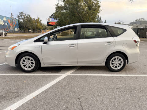 2014 Toyota Prius v Five