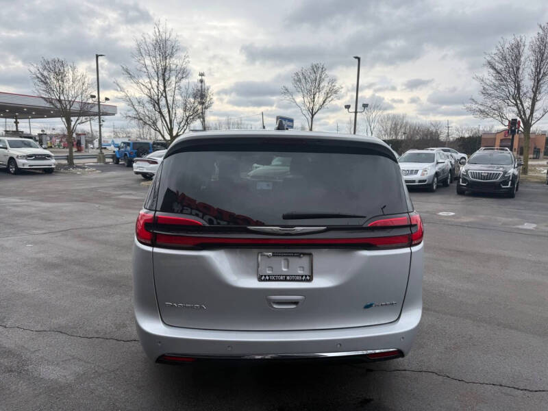 2024 Chrysler Pacifica Plug-In Hybrid Select