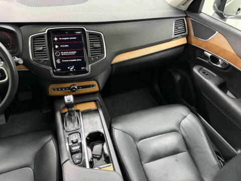 2021 Volvo XC90 T5 Momentum