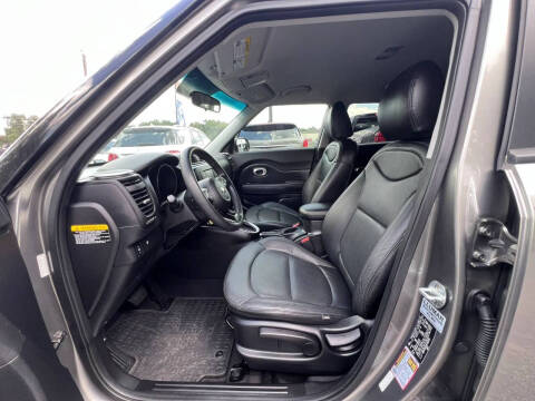 2016 Kia Soul +