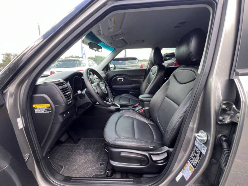 2016 Kia Soul +