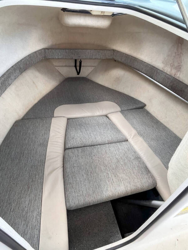 1999 Bayliner Trophy 2052