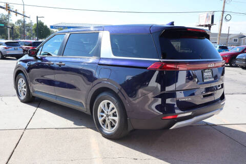 2024 Kia Carnival LX