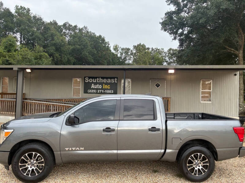2023 Nissan Titan SV