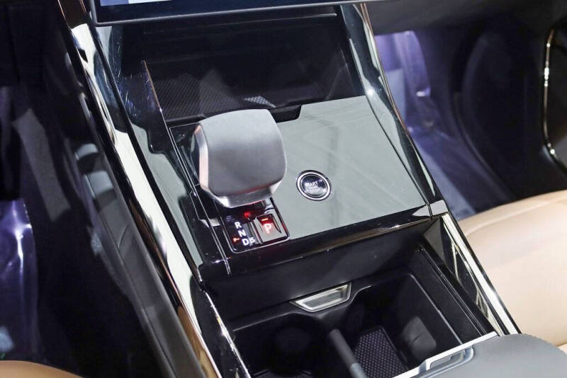 2025 Land Rover Range Rover Sport P460e Dynamic SE