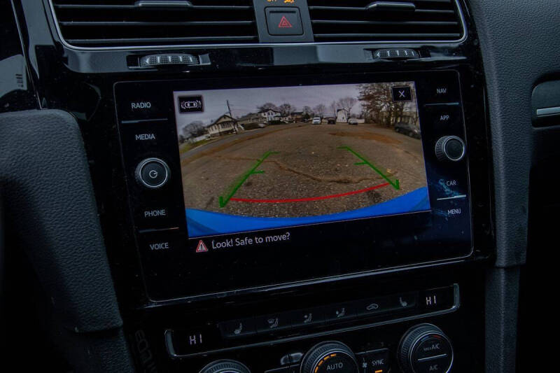 2021 Volkswagen Golf GTI SE