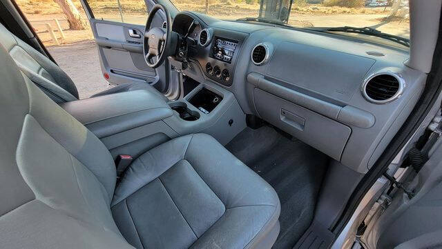 2004 Ford Expedition XLT