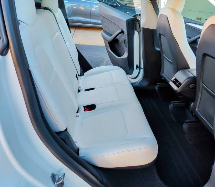 2023 Tesla Model Y Long Range