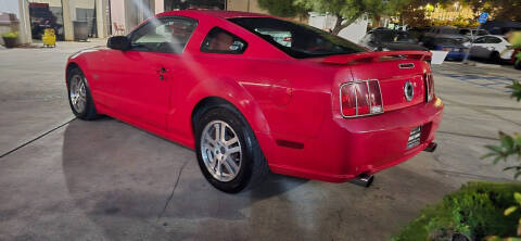 2005 Ford Mustang GT Deluxe