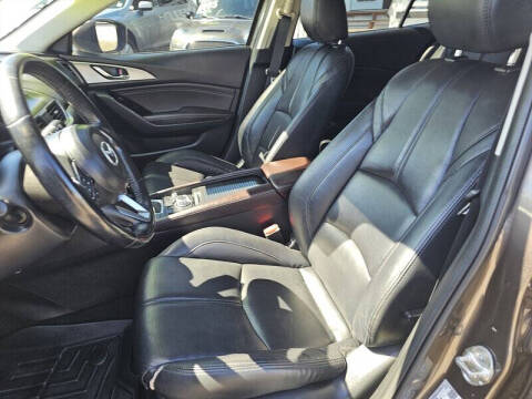 2018 Mazda MAZDA3 Touring