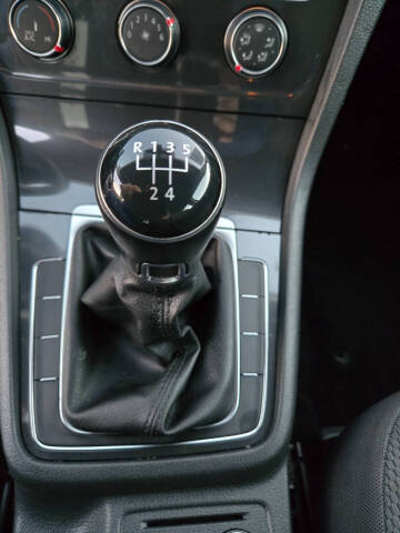 2018 Volkswagen Golf TSI S