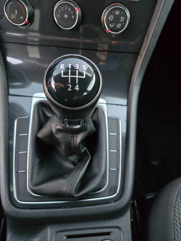 2018 Volkswagen Golf TSI S