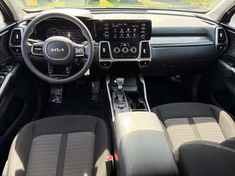 2022 Kia Sorento LX