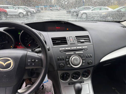 2011 Mazda MAZDA3 i Touring