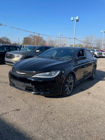 2015 Chrysler 200 for sale at R&R Car Company in Mount Clemens MI