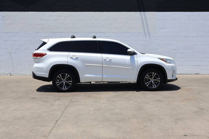 2017 Toyota Highlander LE