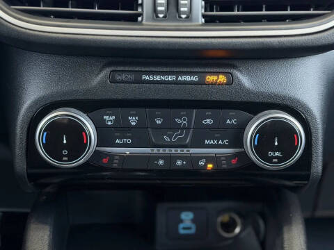 2022 Ford Escape Hybrid SE