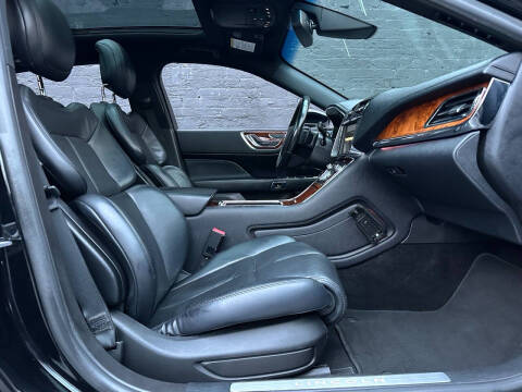 2018 Lincoln Continental Select