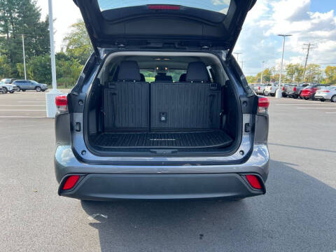 2023 Toyota Highlander Hybrid LE