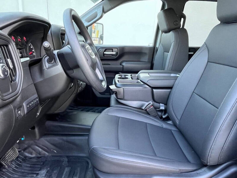 2025 GMC Sierra 2500HD Pro